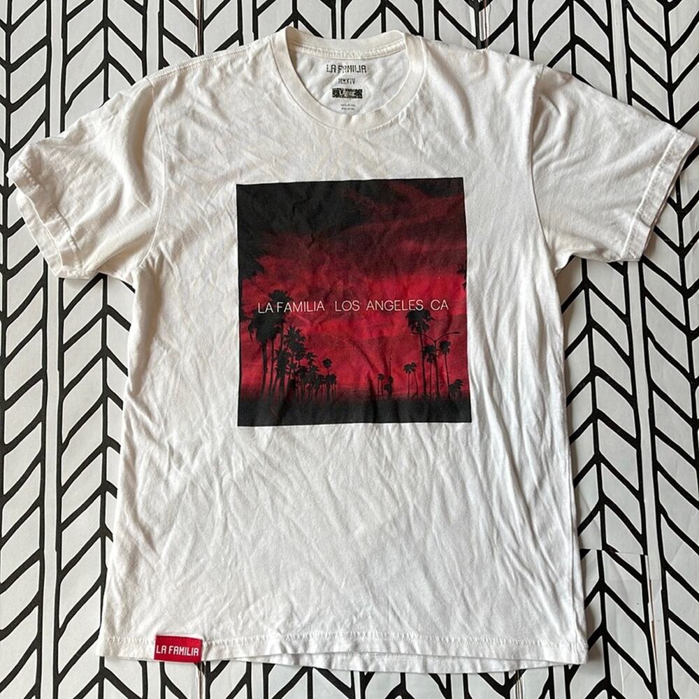 La Familia Los Angeles Graphic Print T-shirt size Large